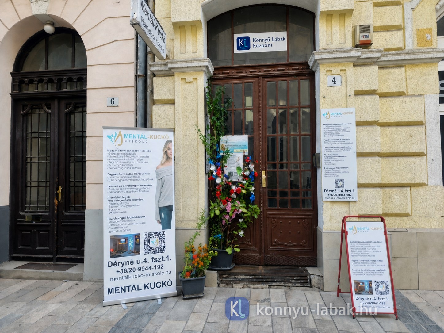 A Könnyű Lábak Központ bejárata a miskolci Déryné utca 4. szám alatt